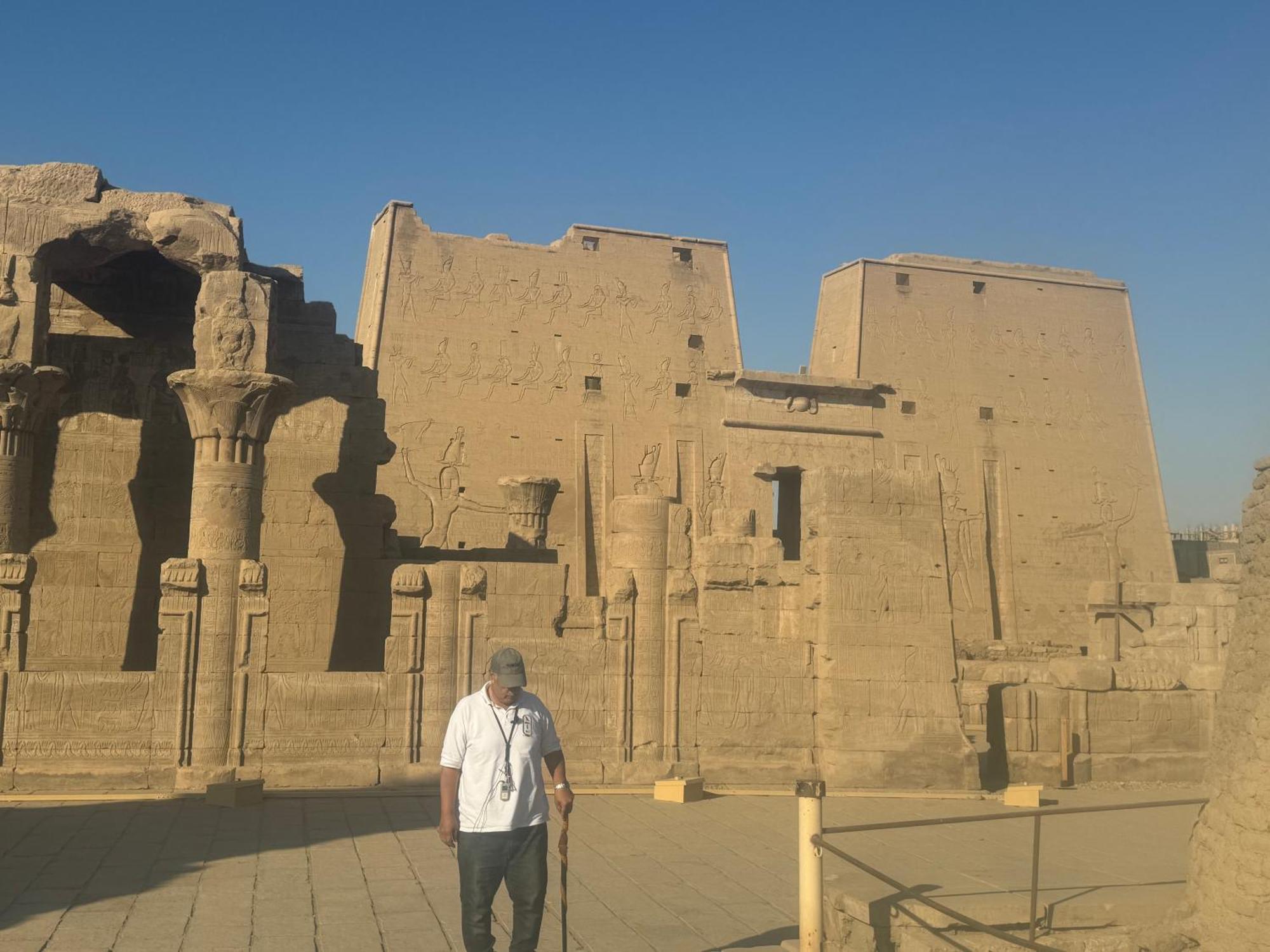 Pyramids And Sphinx Magic Hotel 2*